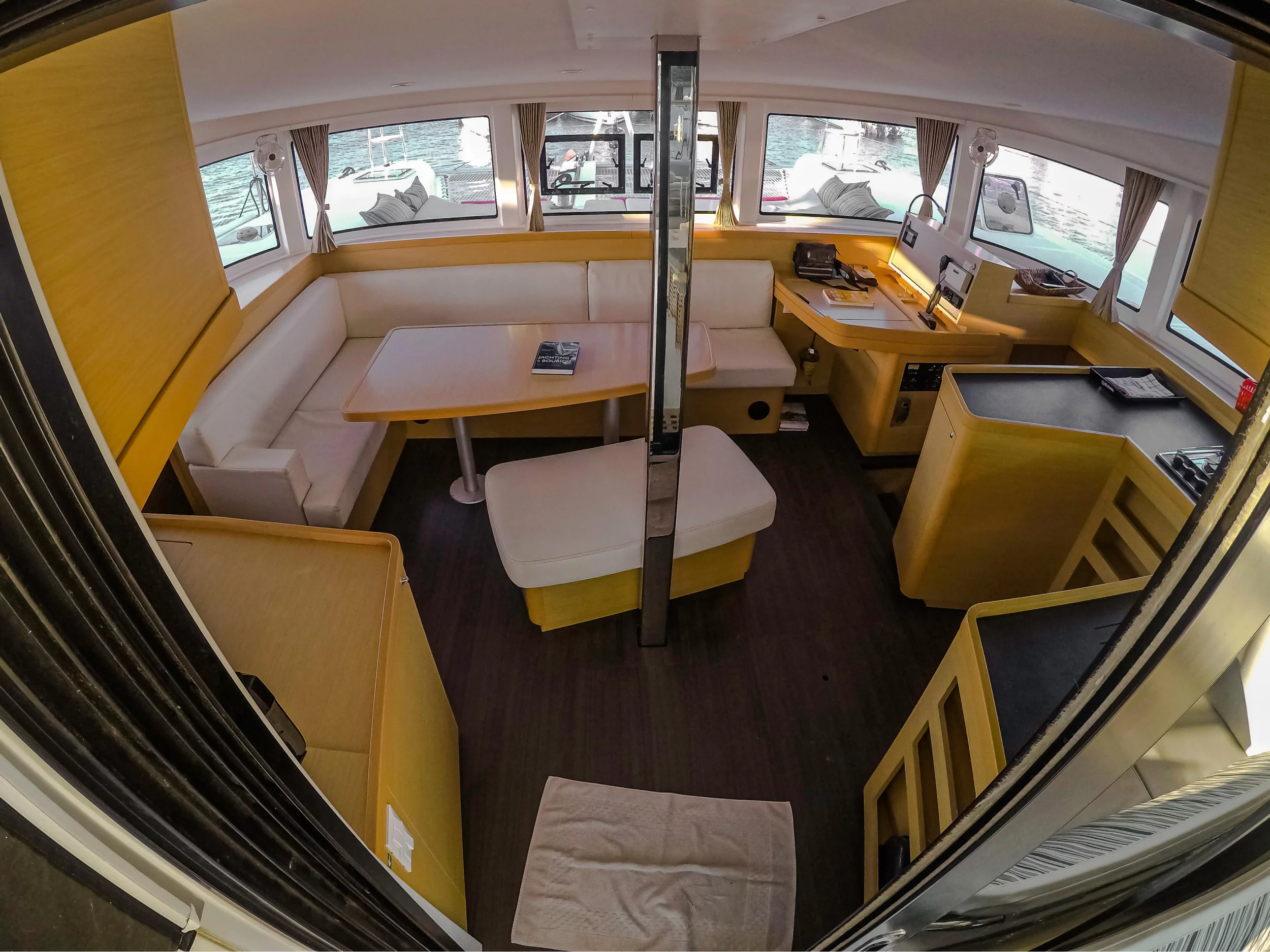 Lagoon 42 (Chamotte) Interior image - 9
