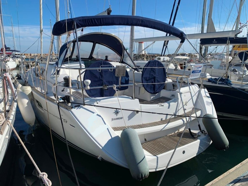 Photo #1 - Sun Odyssey 39i (Xenia) in Salivoli - 15472