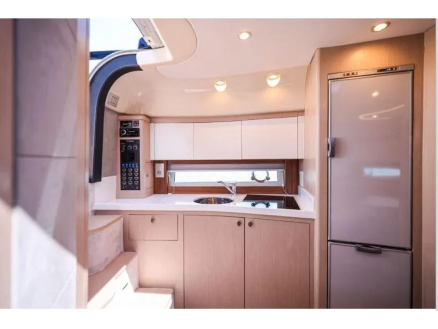 Focus Power 44 Hard Top (GTX) Interior image - 3