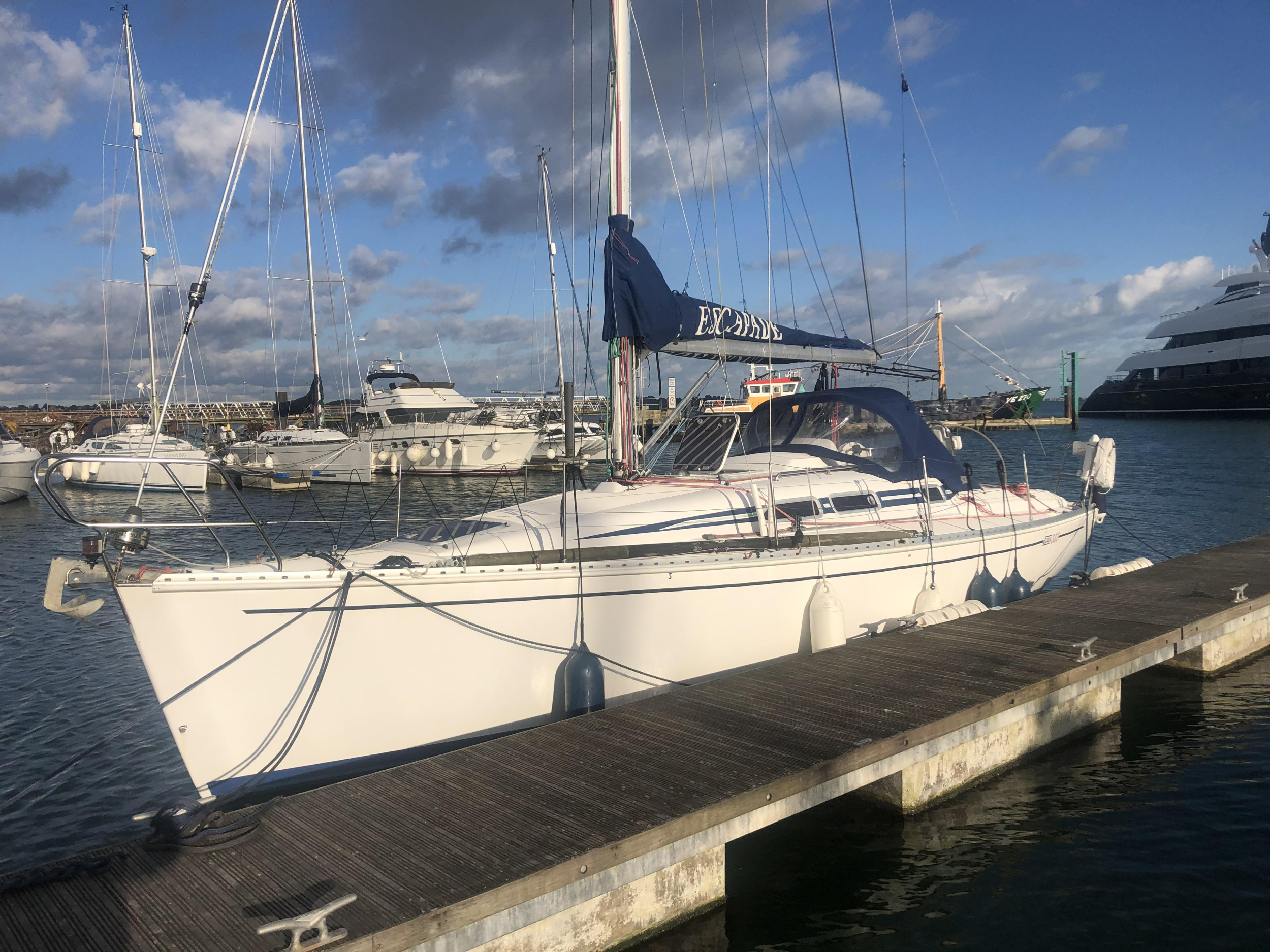 Photo #8 - Elan 333 (Escapade) in Poole - 15474