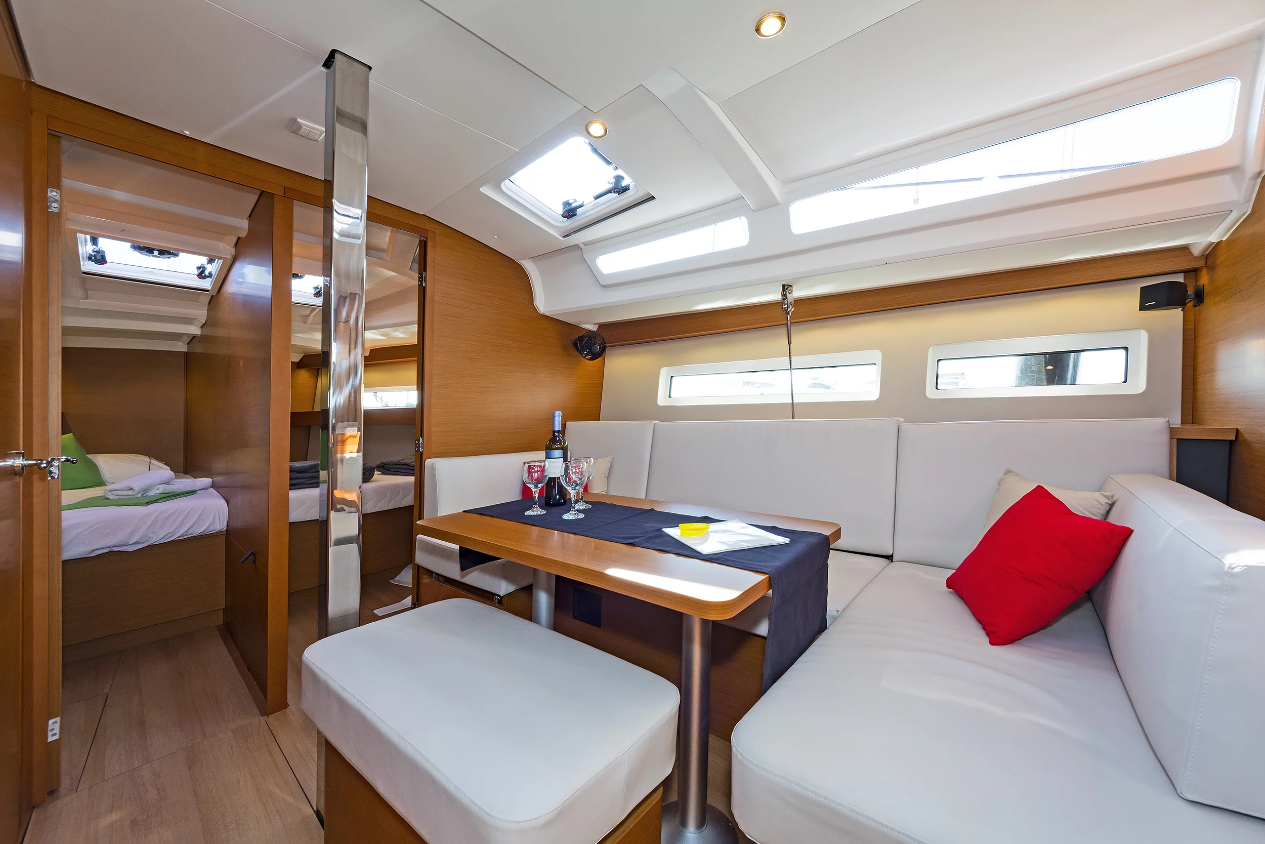 Sun Odyssey 440 (Dory)  - 14