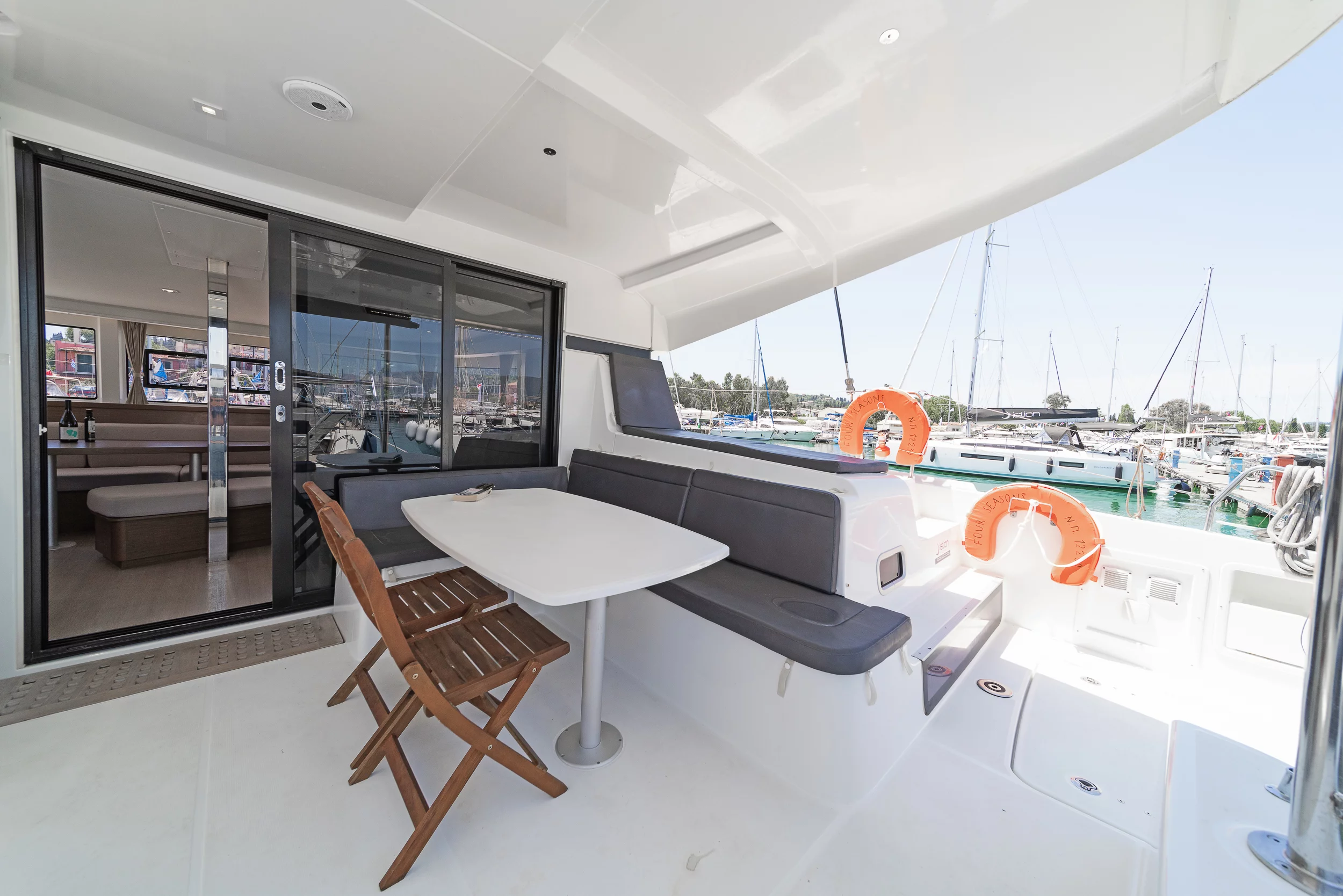 Lagoon 42 & GEN (Four Seasons)  - 4