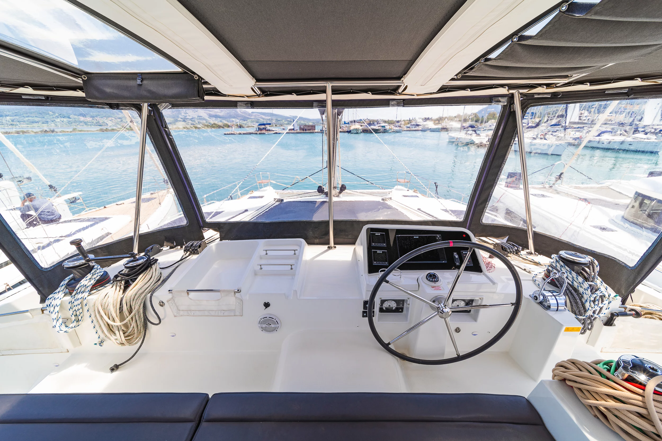 Lagoon 450 Fly & GEN & WM (Kon-Tiki)  - 10
