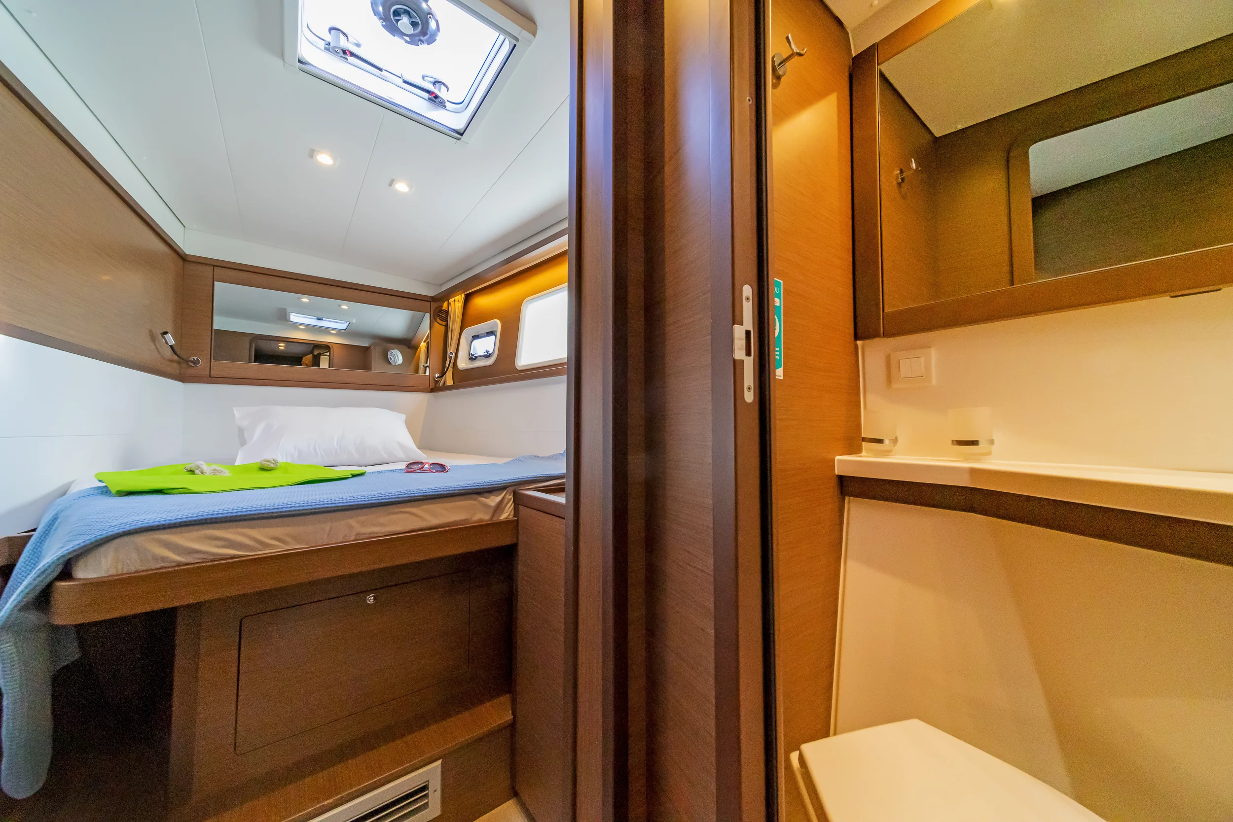 Lagoon 450 Fly & GEN & WM (Kon-Tiki)  - 17