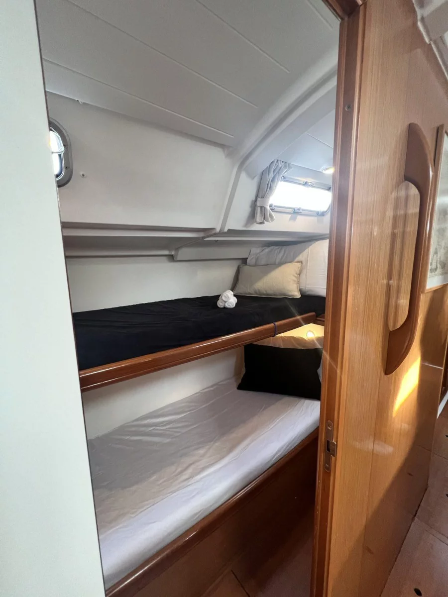 Cyclades 50.5 (Gentle Wind (, , electric heads, solar panel))  - 6