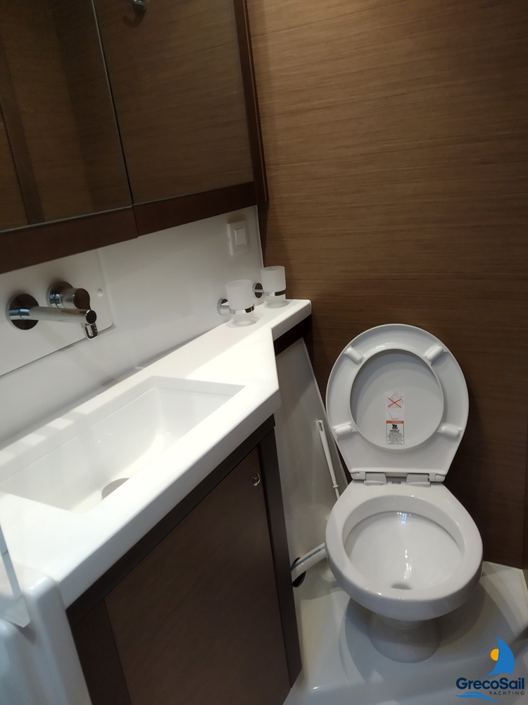 Photo #4 - Lagoon 450 Flybridge (Grecostar) in Athens - 12079
