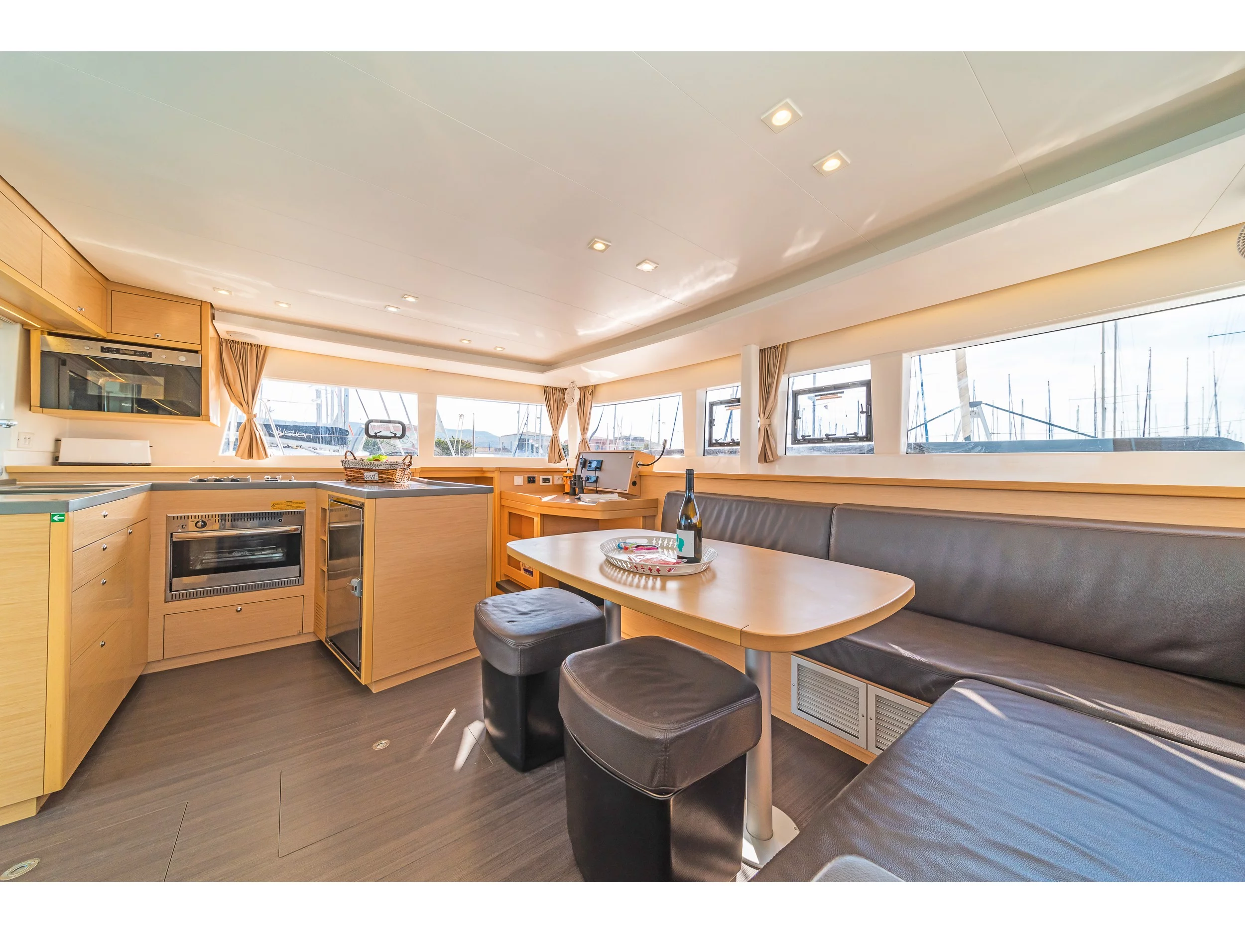 Lagoon 450 Fly & GEN & WM (Caretta Nana) Interior image - 8
