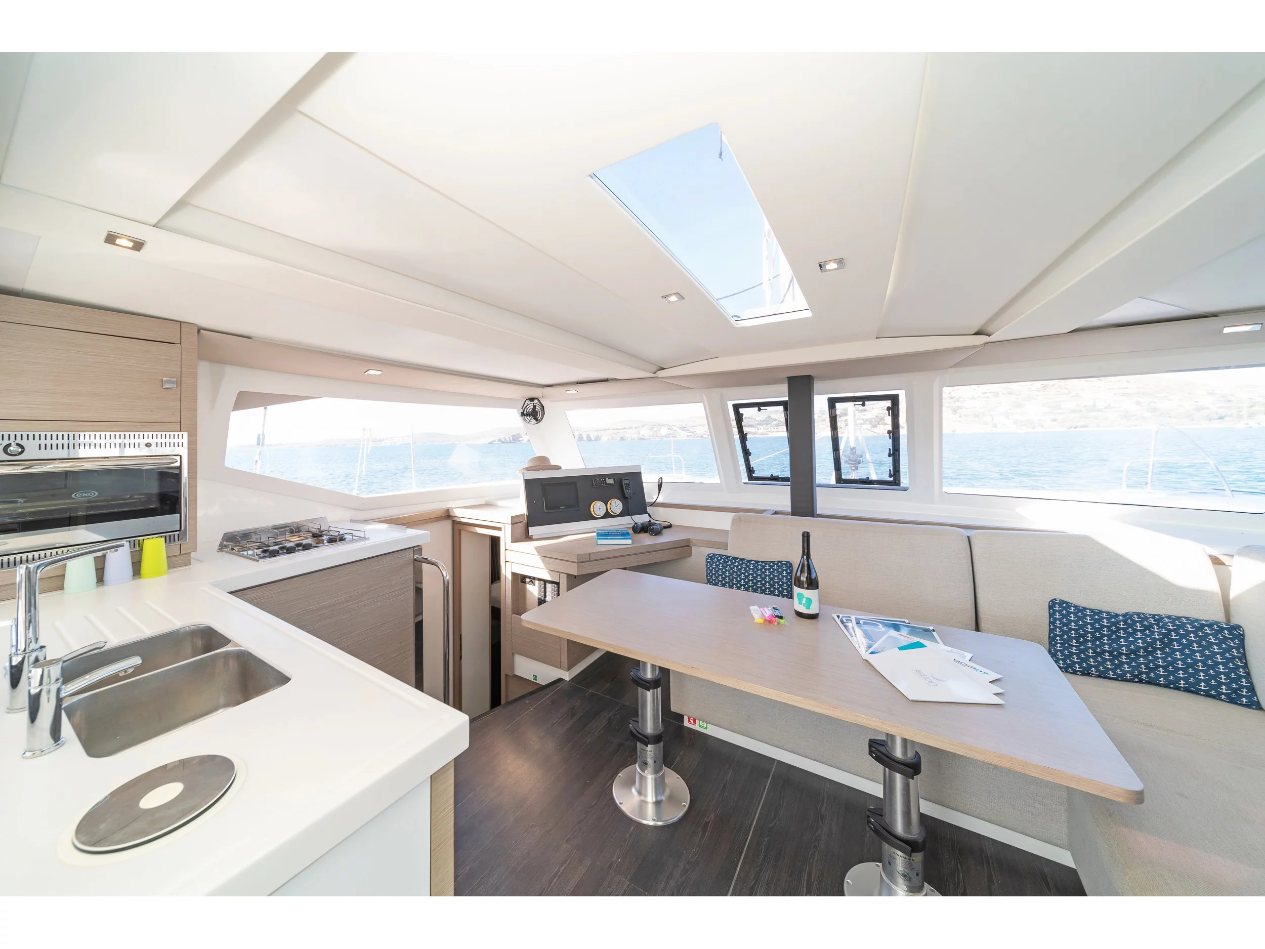 Lucia 40 (E.S. II) Interior image - 1