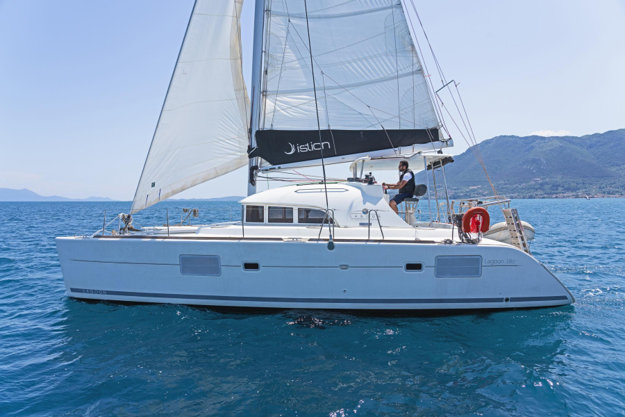 Photo #5 - Lagoon 380 (Golf Charlie) in Lefkada - 24965