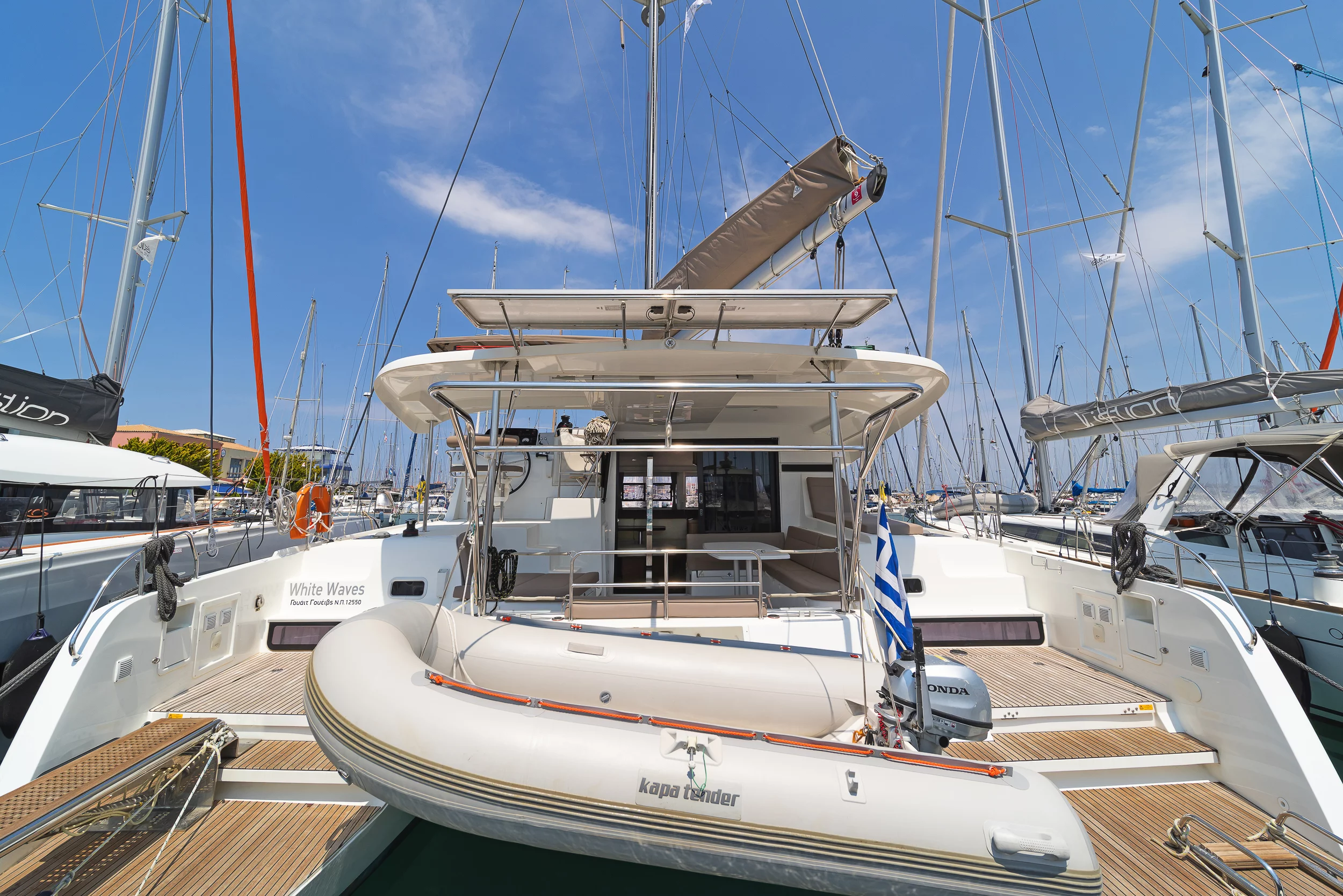 Lagoon 42 & GEN & WM (White Waves)  - 2