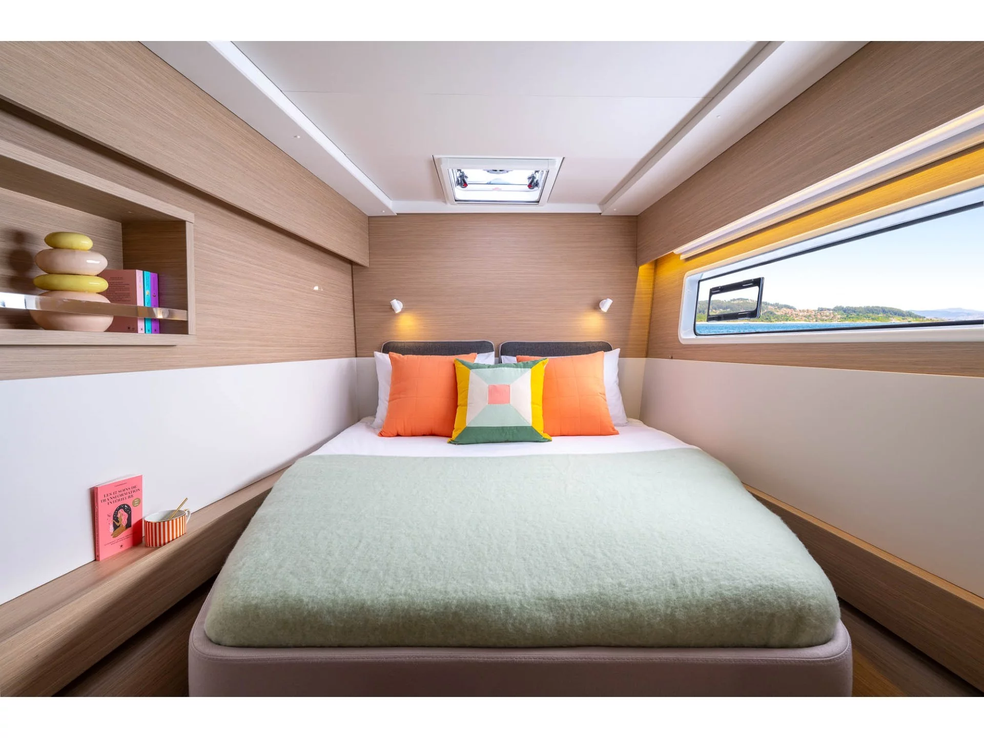 Lagoon 43 (Aurora Blue 43) Interior image - 4