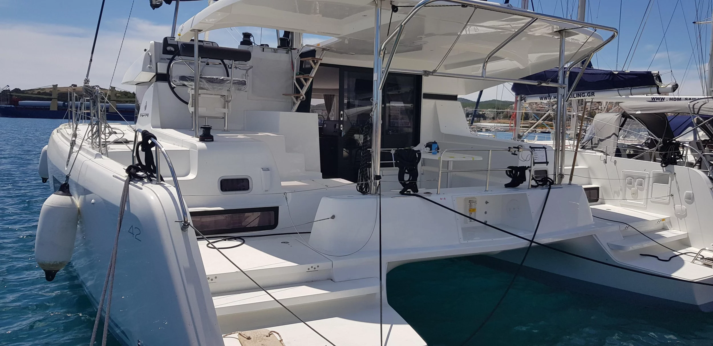 Lagoon 42 (Midas)  - 8