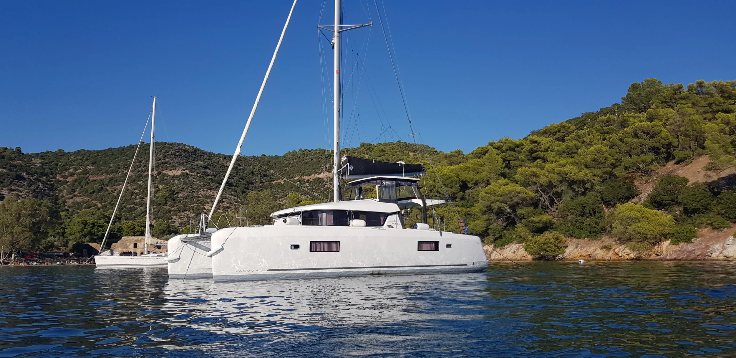 Lagoon 42 (Midas)  - 4
