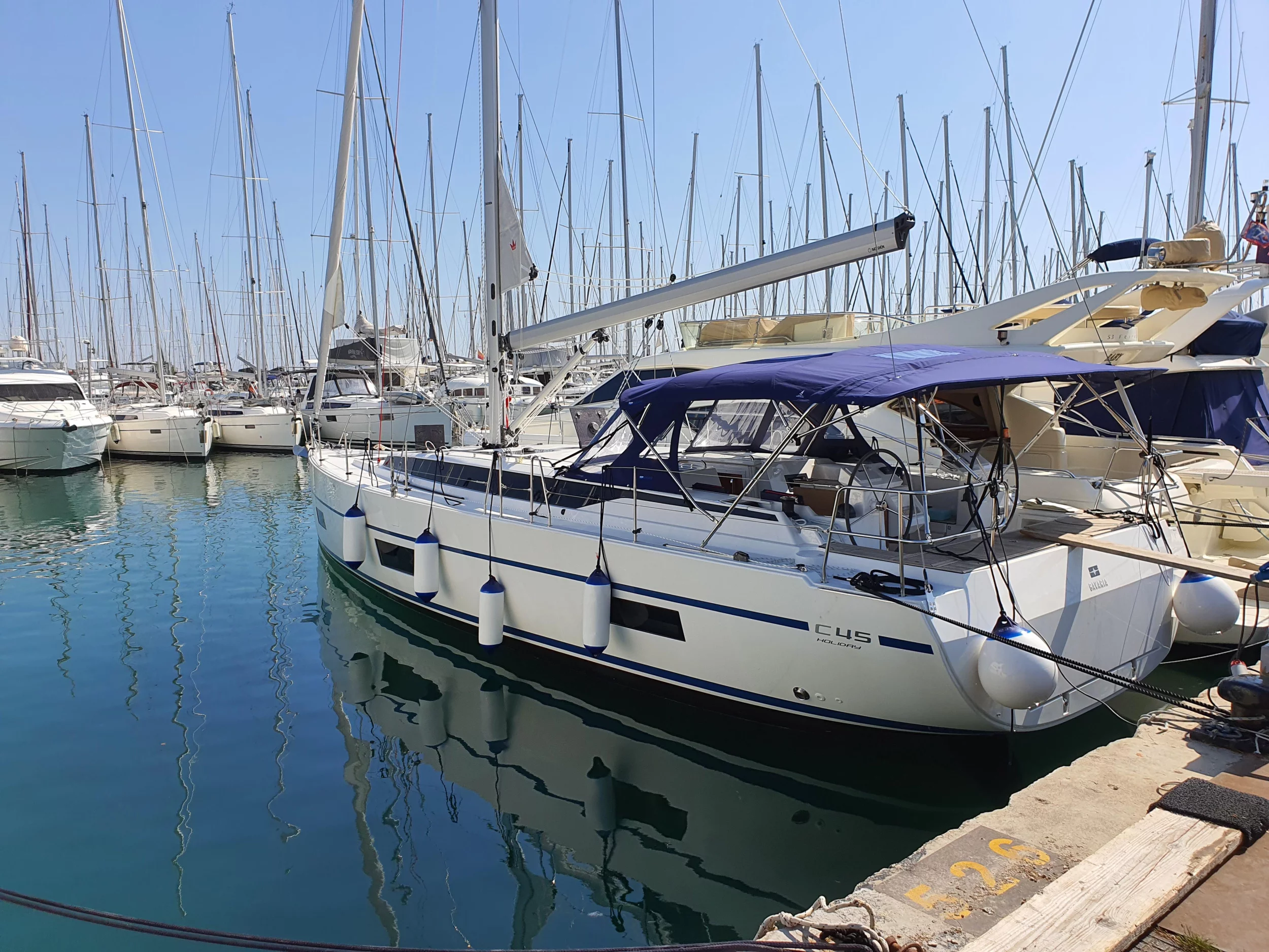 Bavaria C45 (Blue Diamond)  - 14