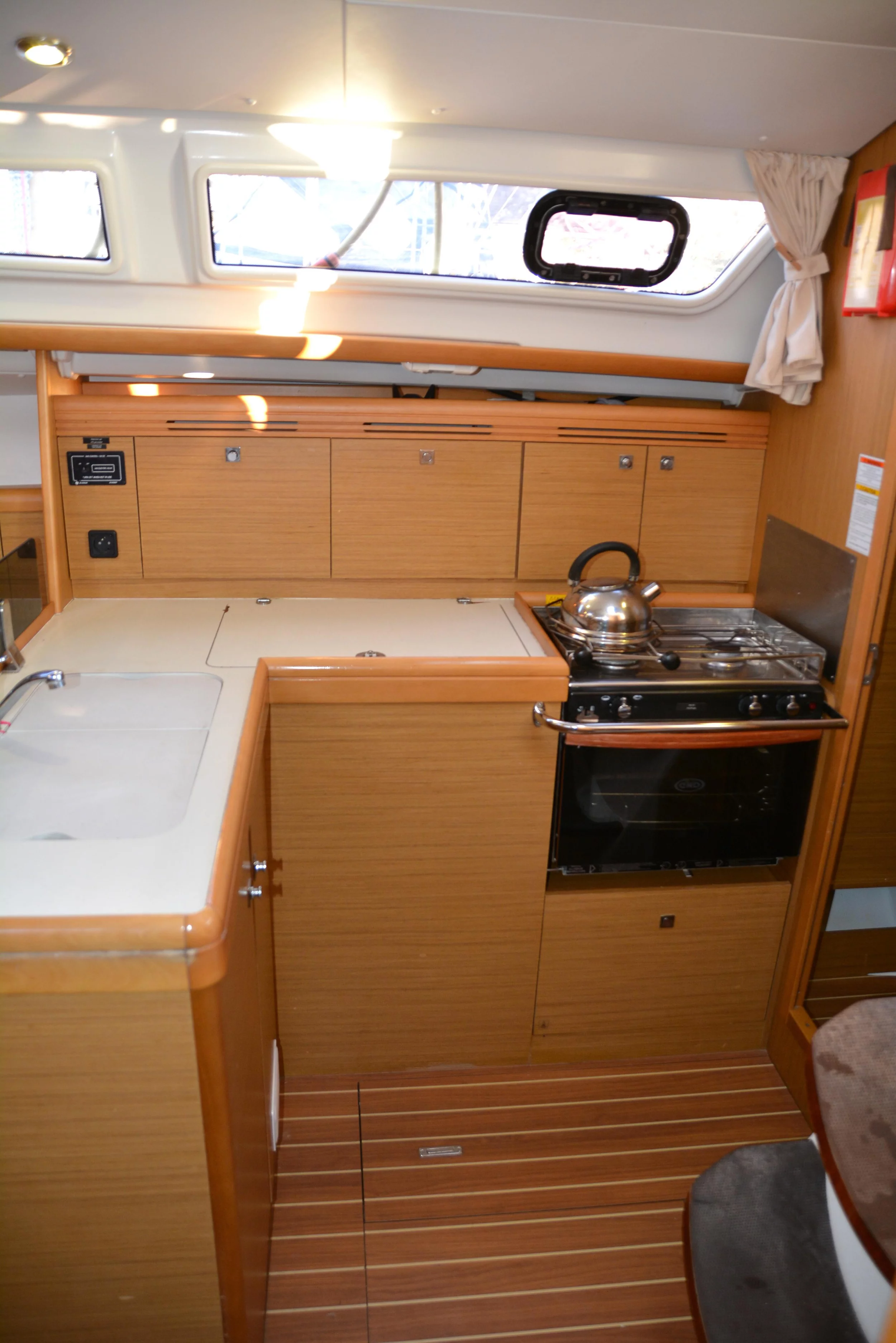 Sun Odyssey 36i (Babis 2010)  - 10