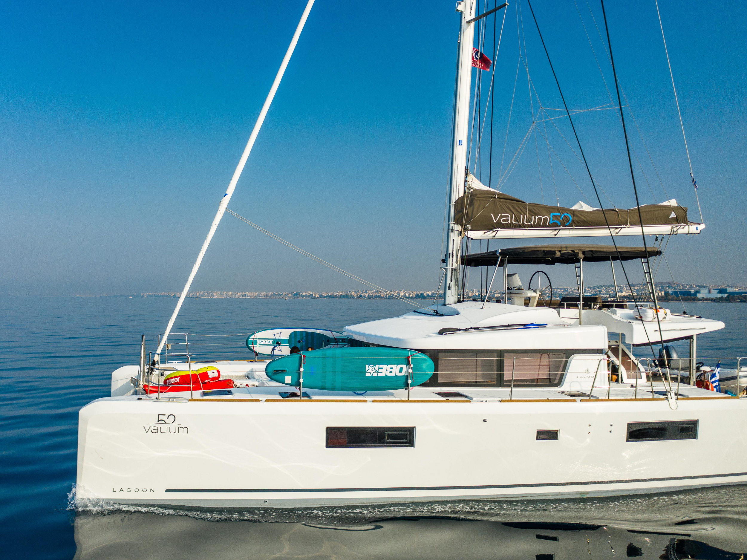 Photo #1 - Lagoon 52F (ELVIRA 52) in Athen - 18660