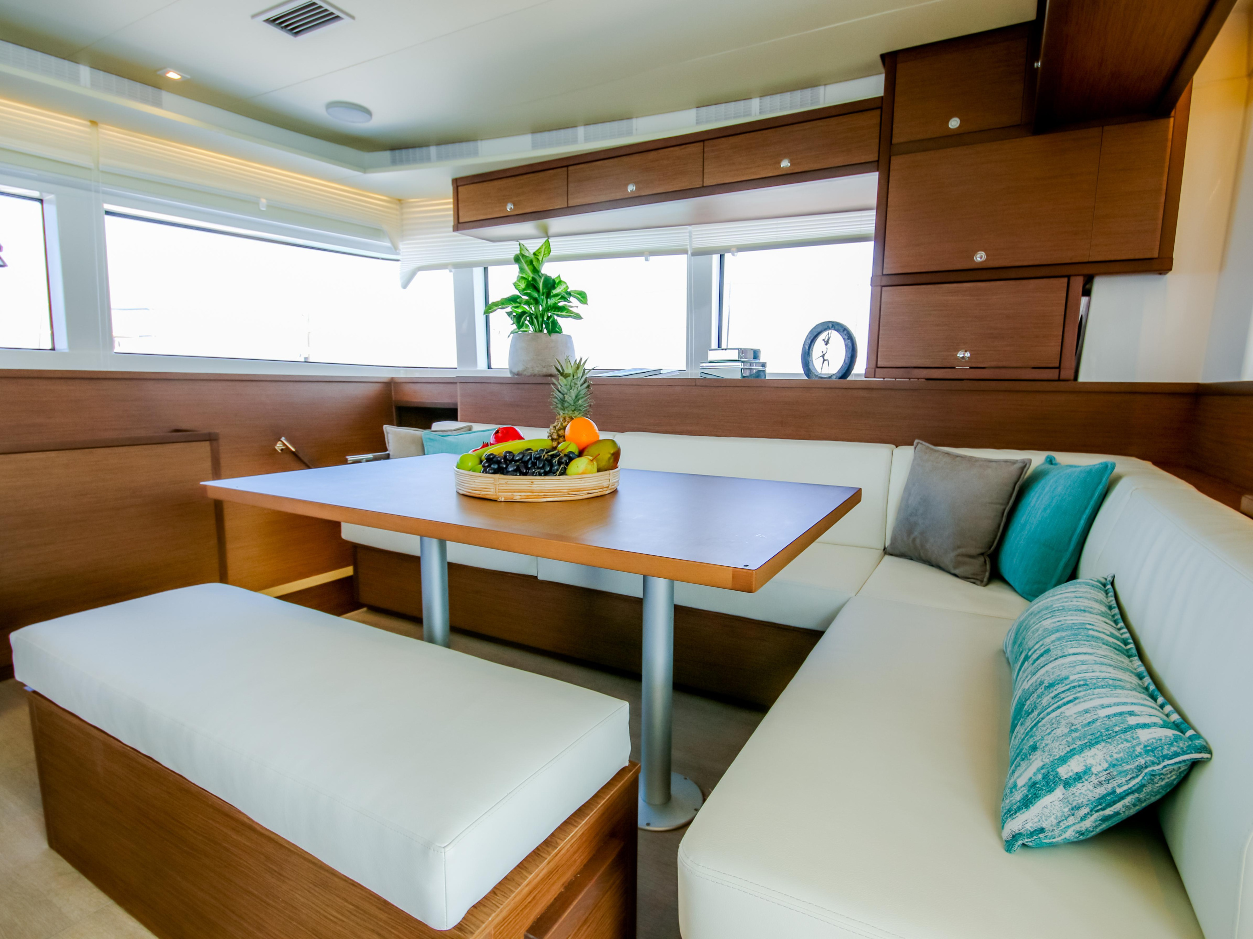 Photo #3 - Lagoon 52F (ELVIRA 52) in Athen - 18660