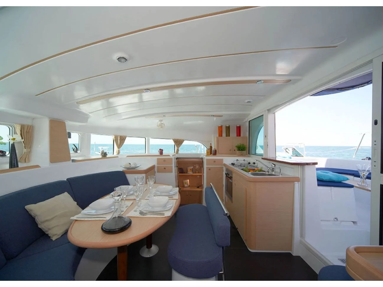 Lagoon 380 S2 (Kiss) Interior image - 1