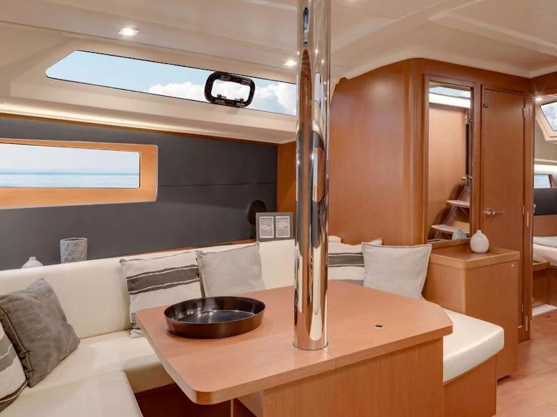 Oceanis 411 () Interior image - 7
