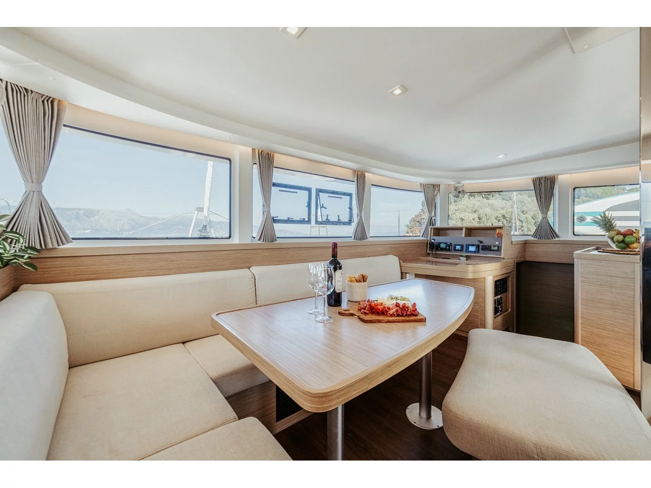Lagoon 42 (IO) Interior image - 19