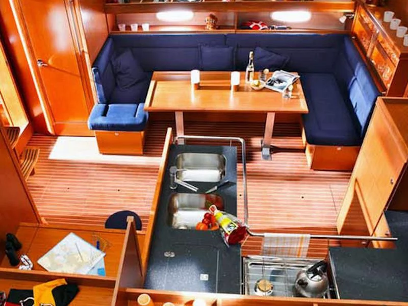 Bavaria 51 Cruiser (Lady Rose) Interior image - 1