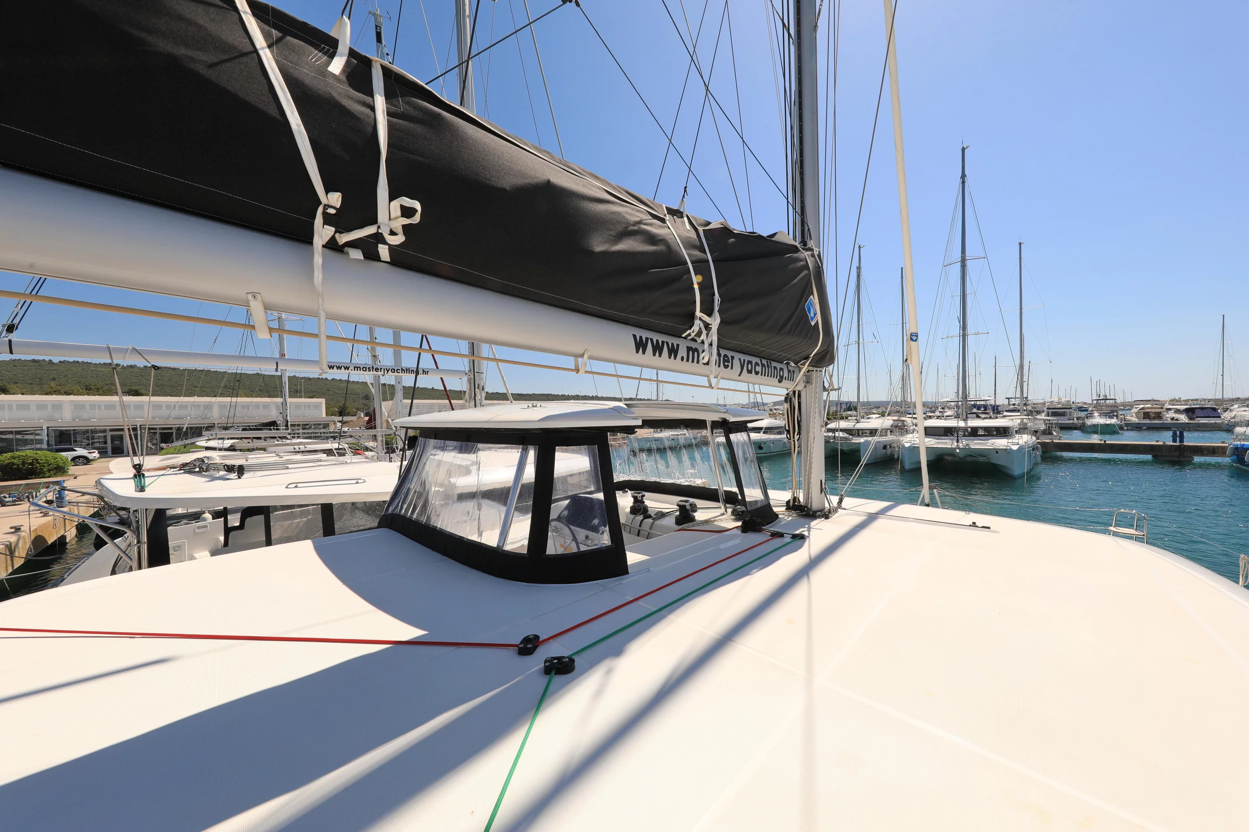 Lagoon 42 (ZEUS)  - 1