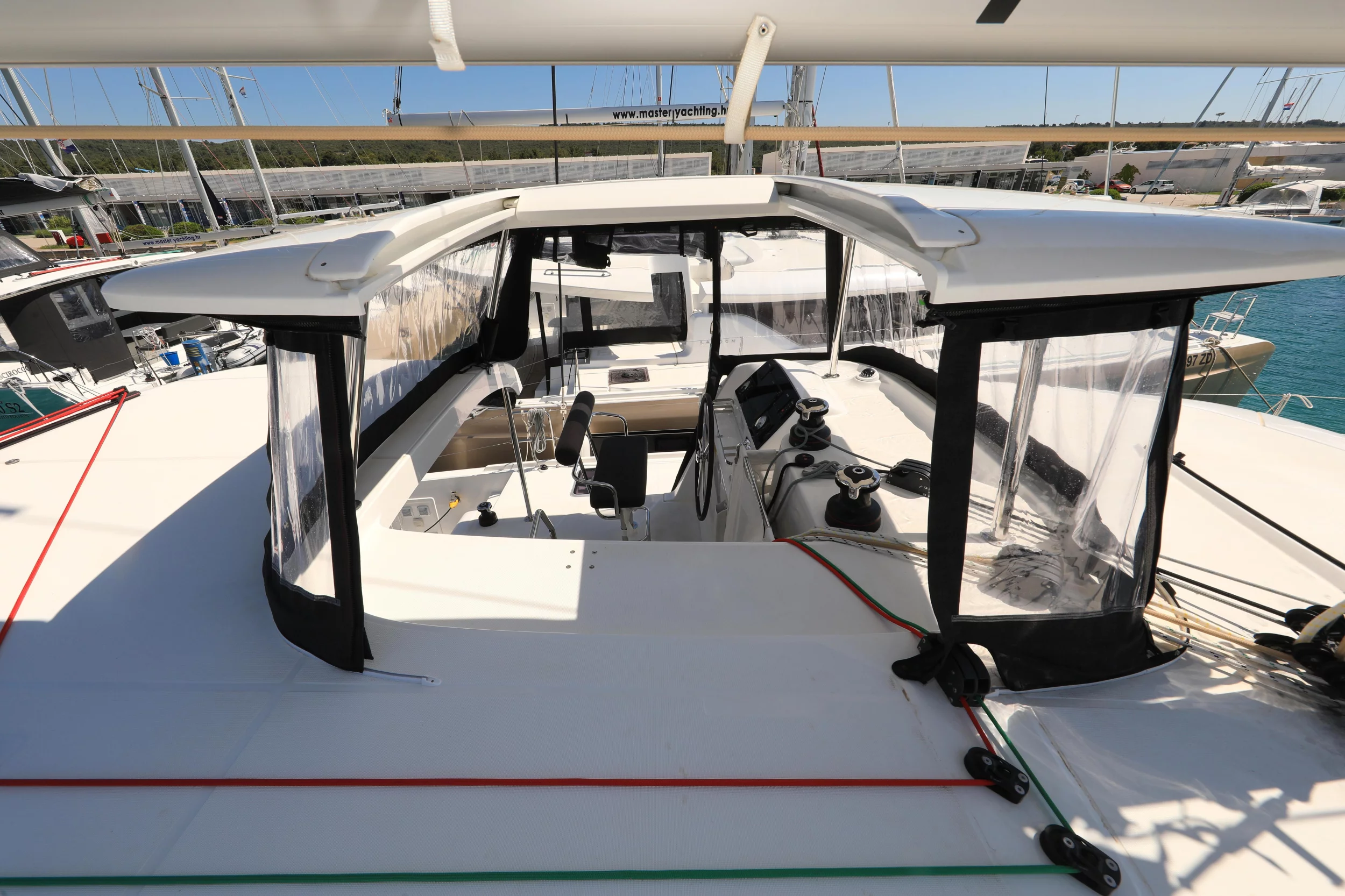 Lagoon 42 (ZEUS)  - 67