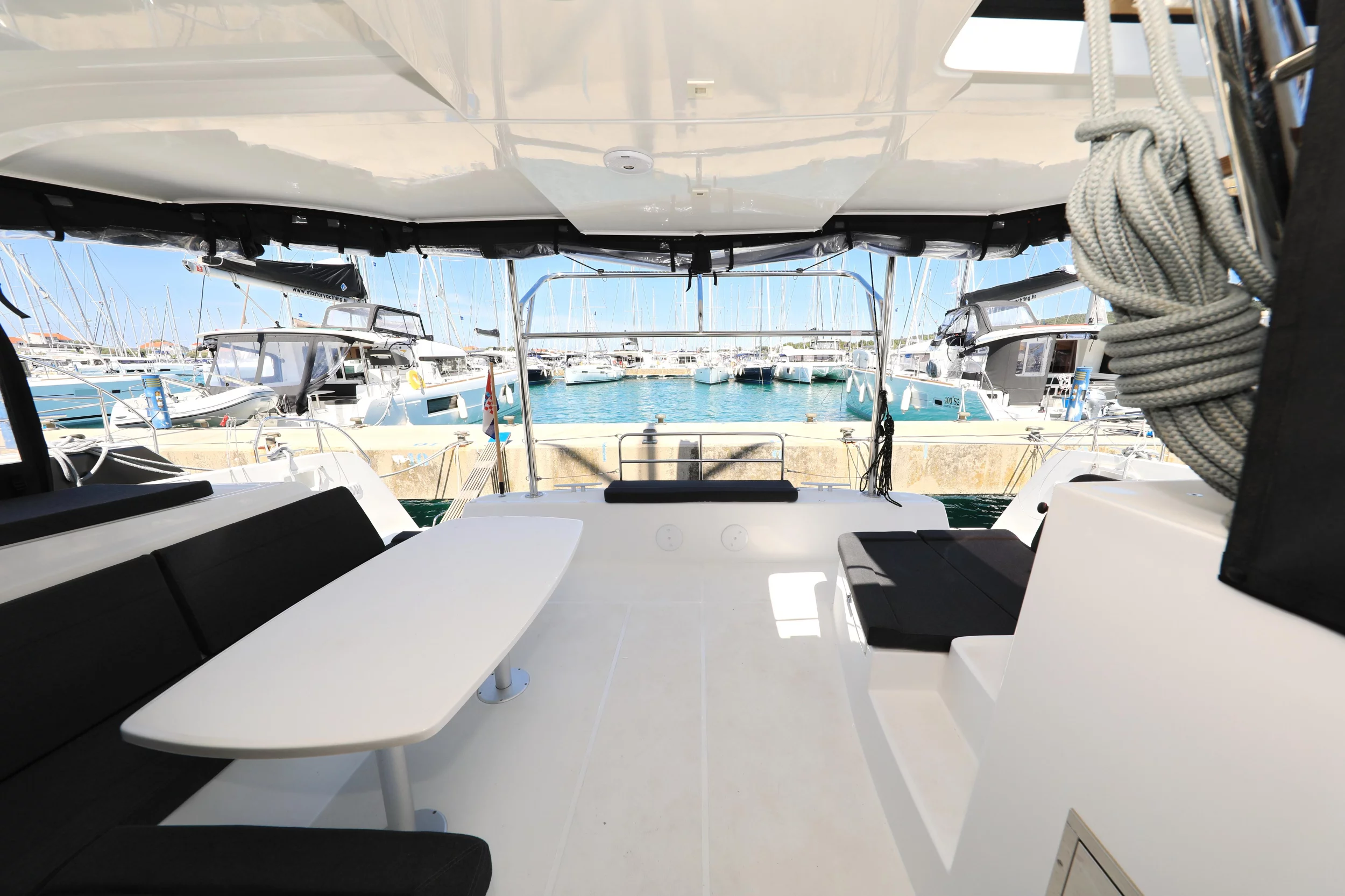 Lagoon 42 (ZEUS)  - 20