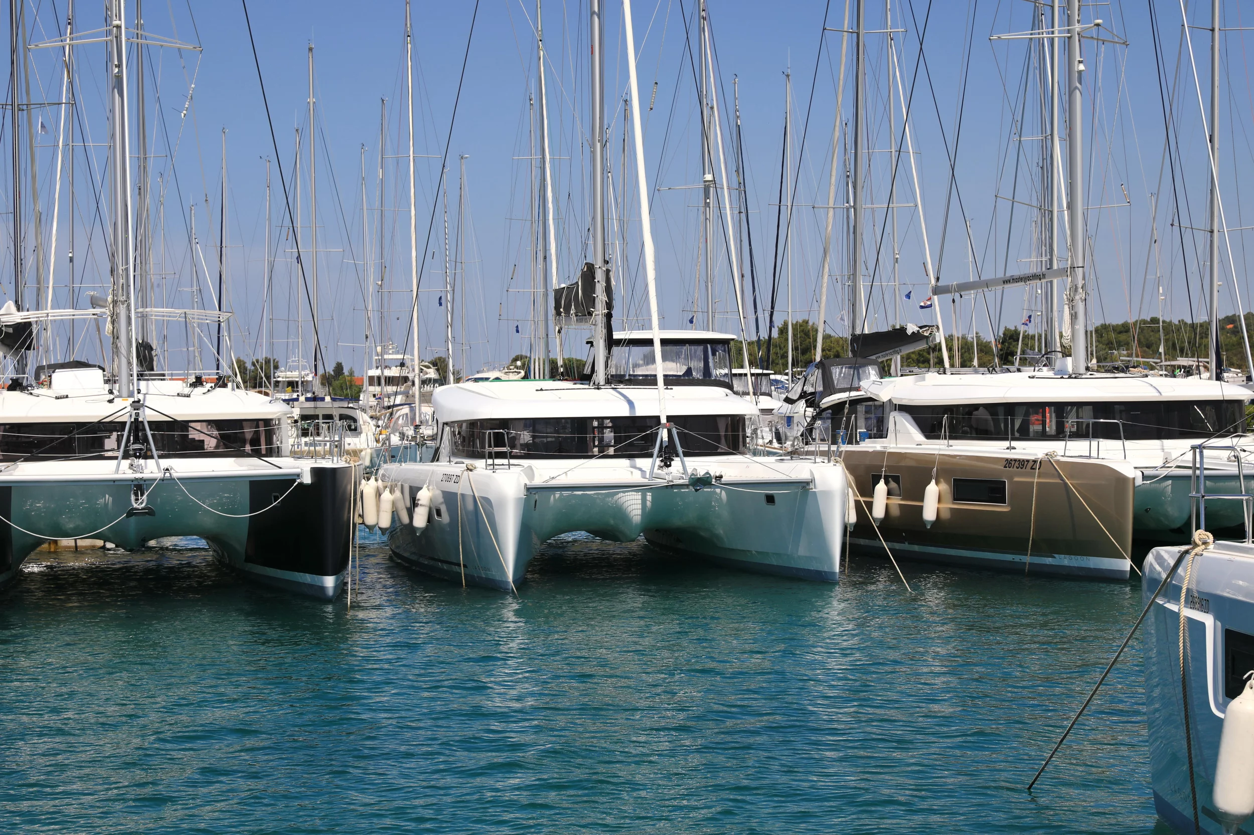 Lagoon 42 (ZEUS)  - 31