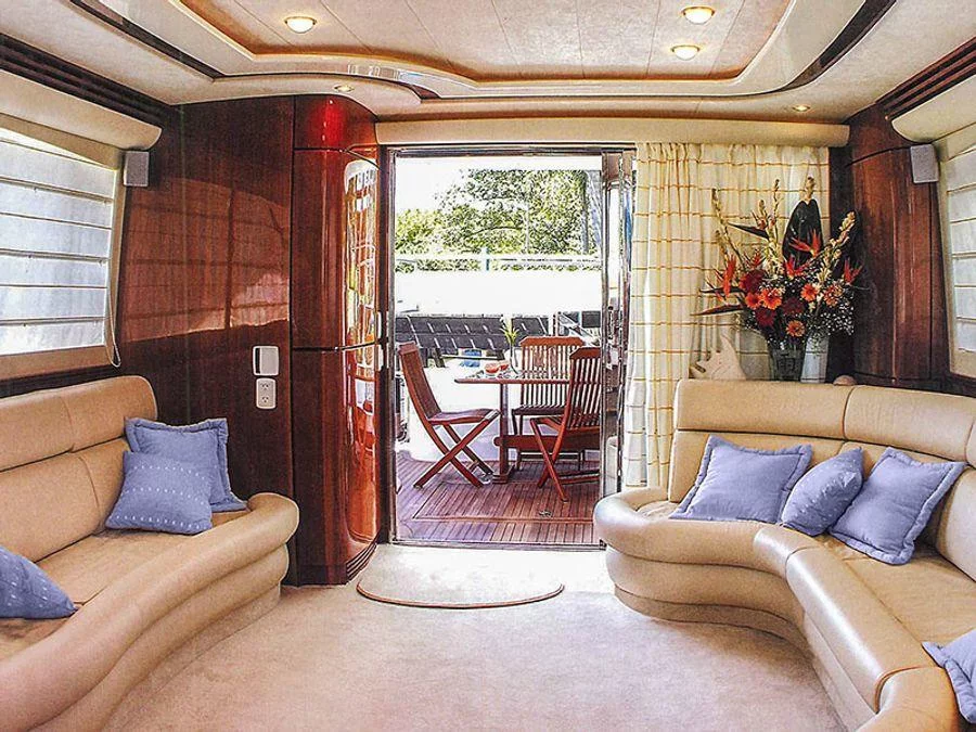 Altamar 64 (Lady L) Interior image - 2