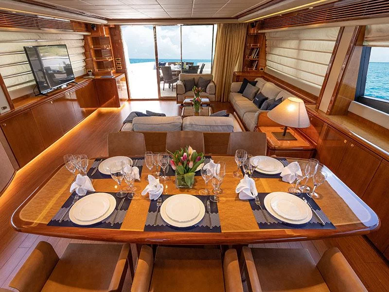 Ferretti 880 (Estia YI) Interior image - 4