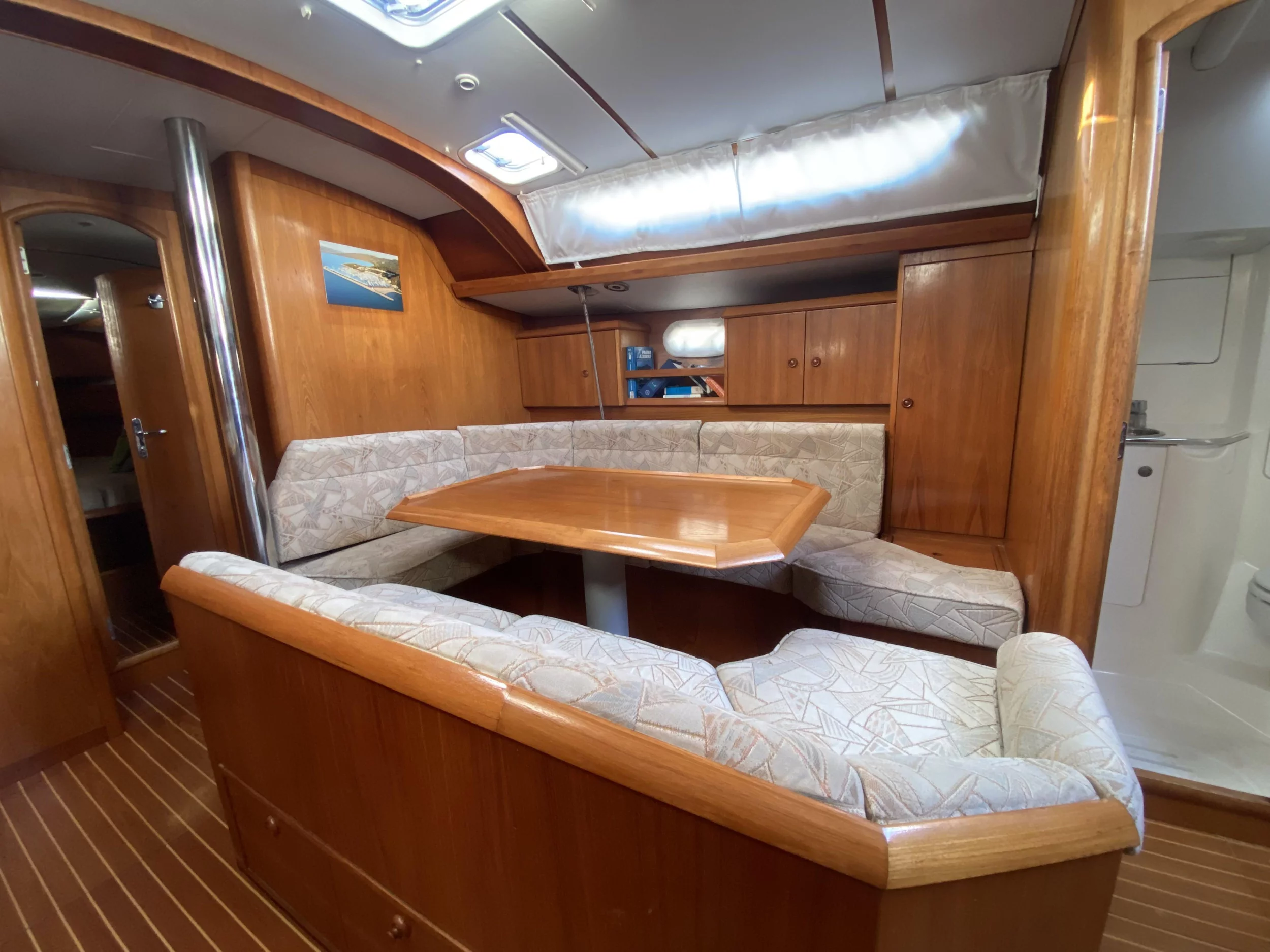 Sun Odyssey 42.2 (Jalù)  - 12