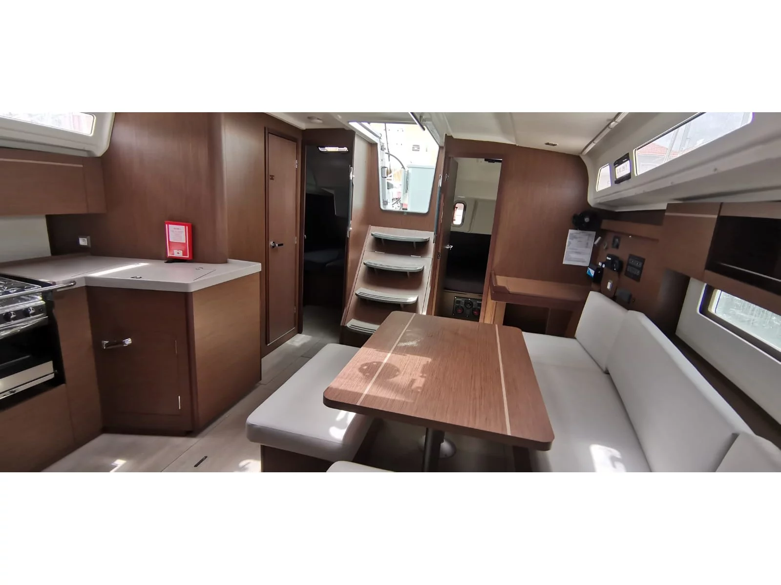 Oceanis 40.1 (Nestor) Interior image - 4