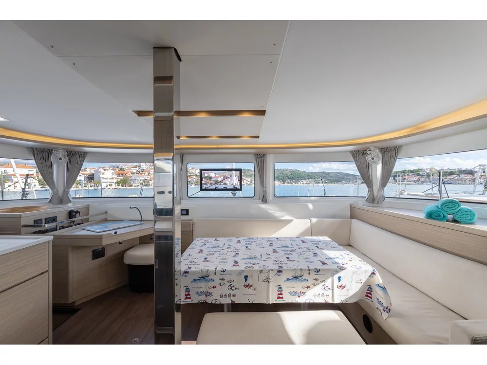 Lagoon 46 (LINDA II) Interior image - 4