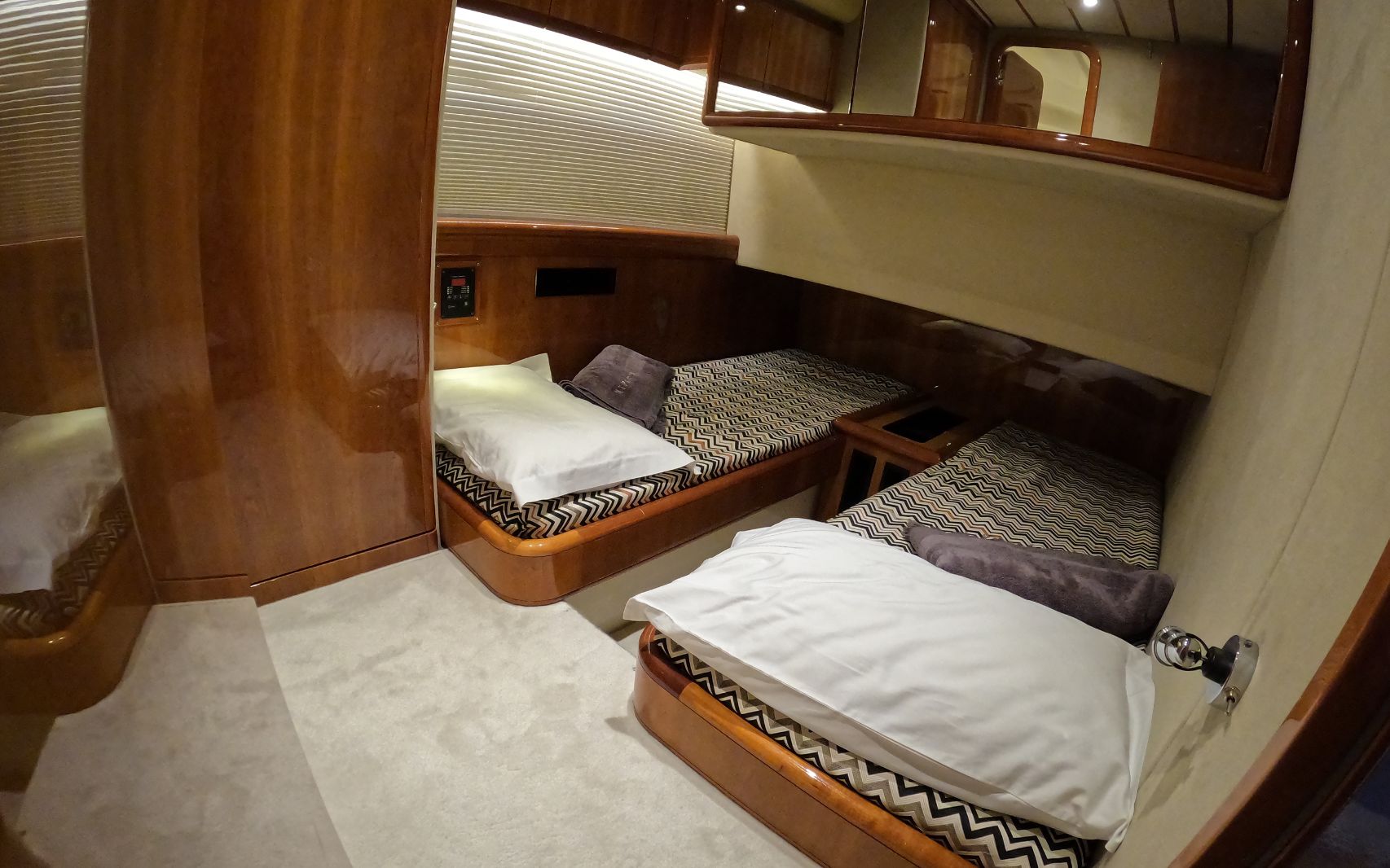 Photo #8 - Ferretti 57 Fly Anniversary (Palmyra) in Athen - 15241