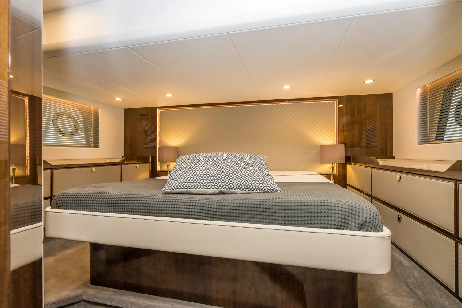 Fairline Squadron 50 (Lady Noble)  - 9