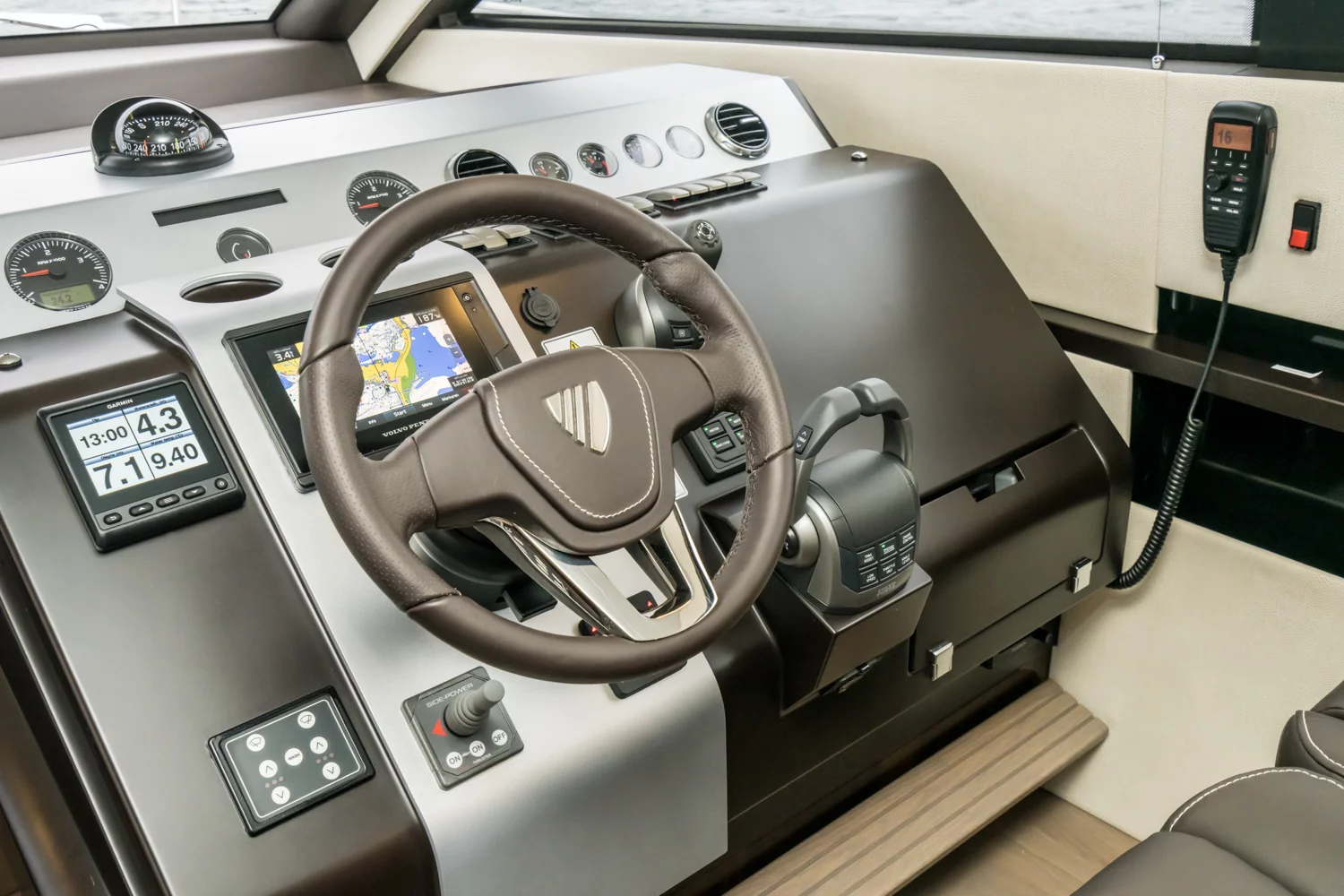 Fairline Squadron 50 (Lady Noble)  - 4