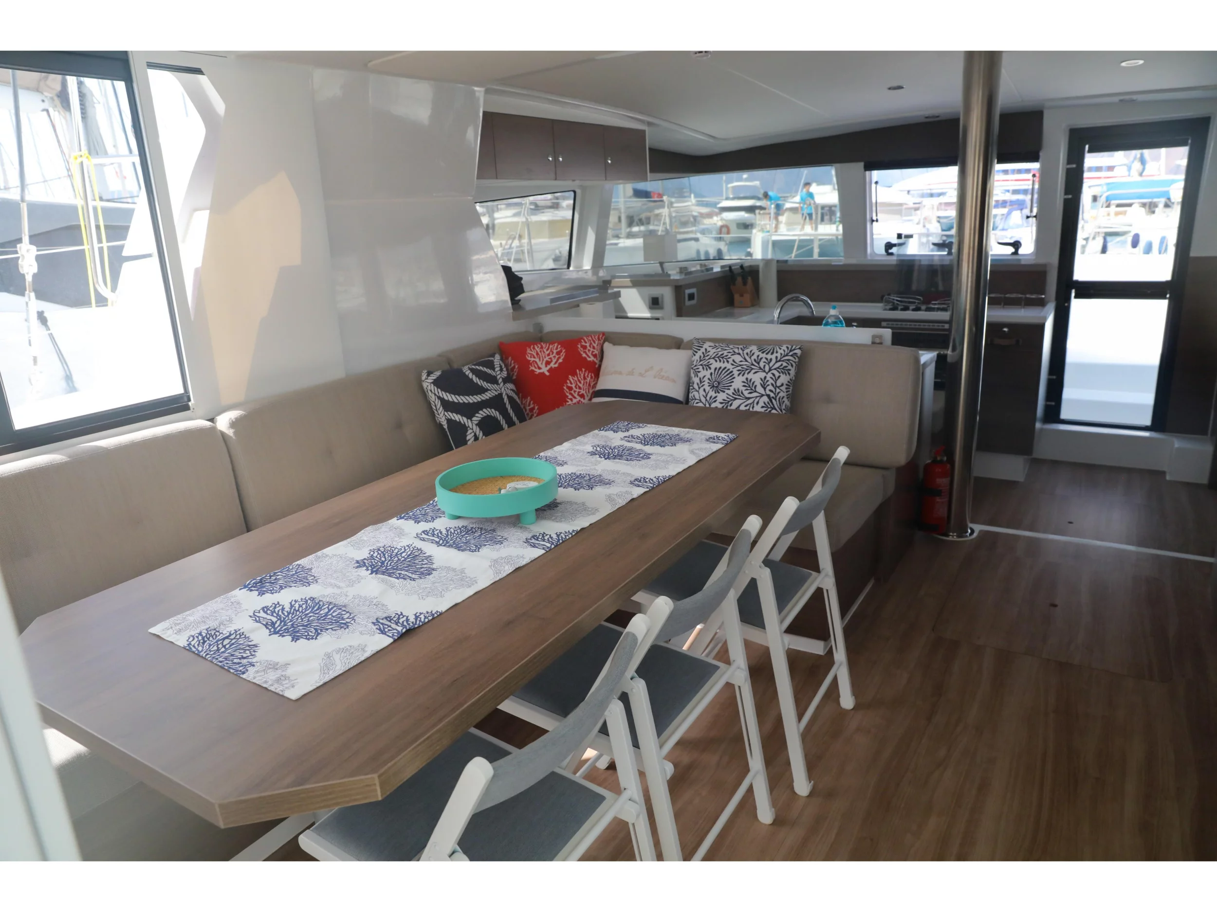 Bali 4.2 (Zephyr) Interior image - 4