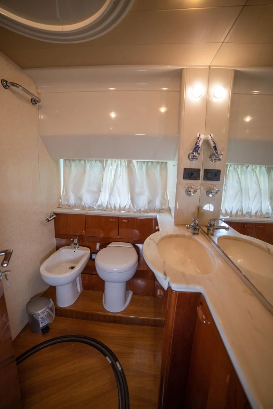 Ferretti 72 (Ferretti 72)  - 29