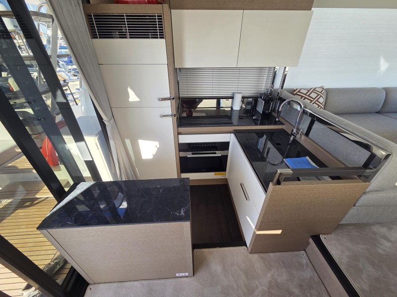 Prestige 520 Fly — photo 4