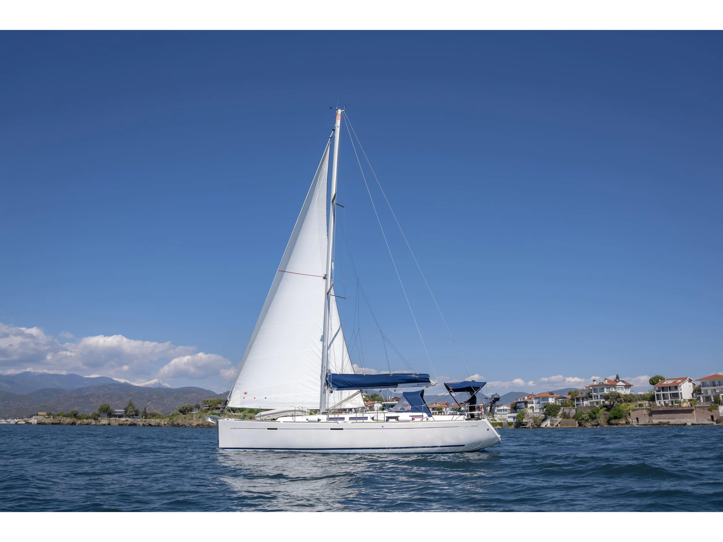 Dufour 425 Grand Large (Esen Mila) Main image - 0