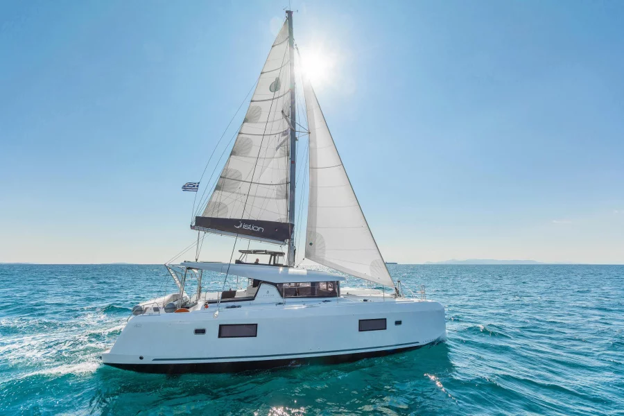 Lagoon 42 & GEN & WM (Aria)  - 4