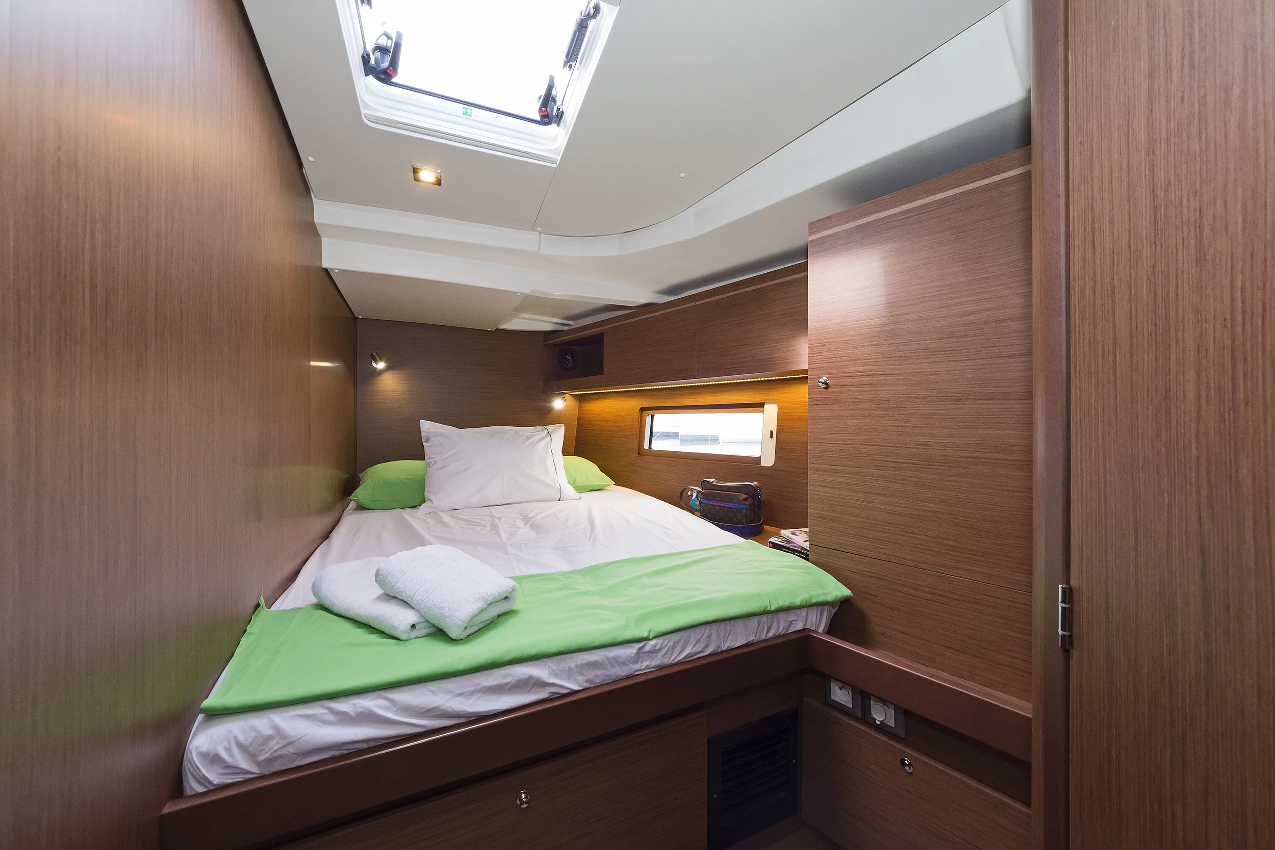 Oceanis 51.1 (5+1 cab) & GEN (Yria)  - 16