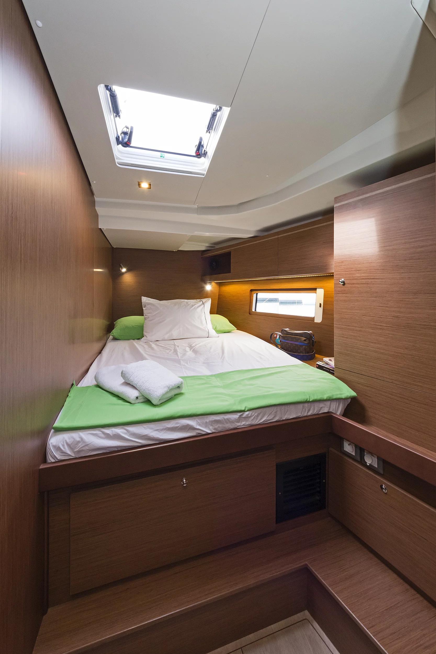 Oceanis 51.1 (5+1 cab) & GEN (Freyja)  - 19