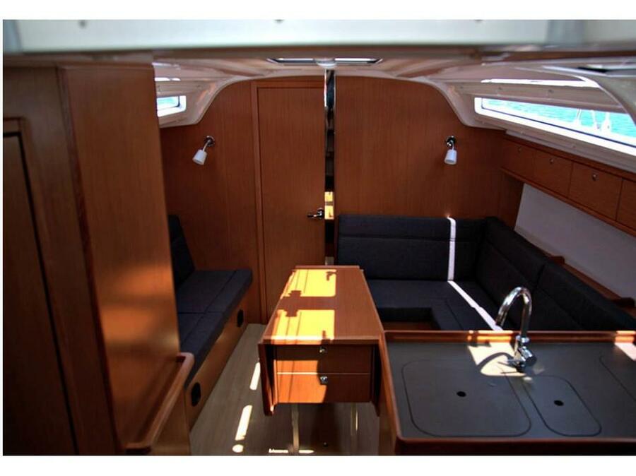 Interior image - 1