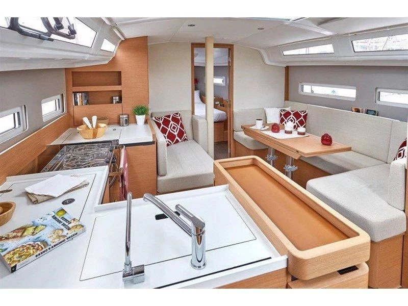 Sun Odyssey 410 (LFK-410AA) Interior image - 3