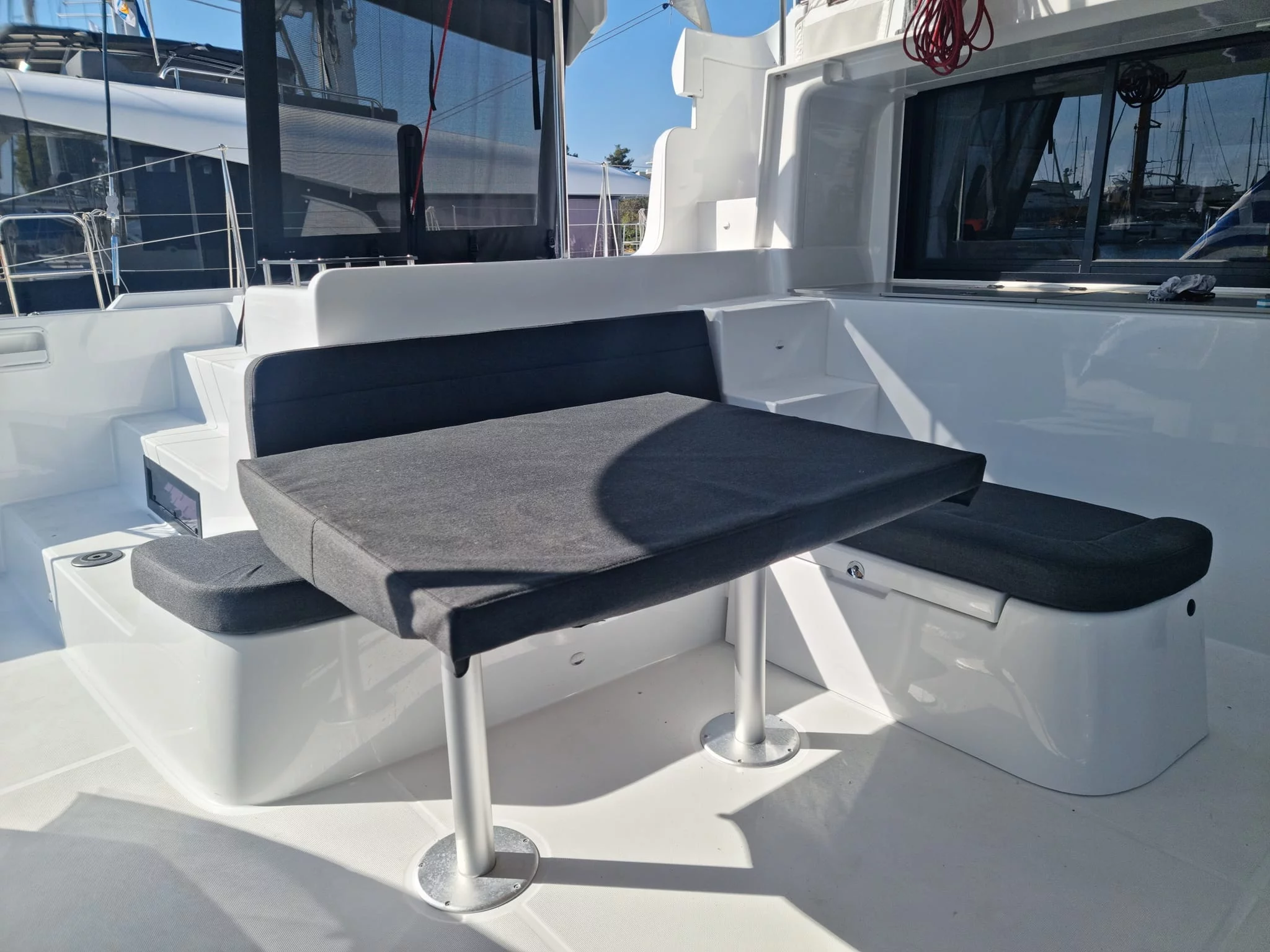 Lagoon 46 (HYDRA XIV)  - 9