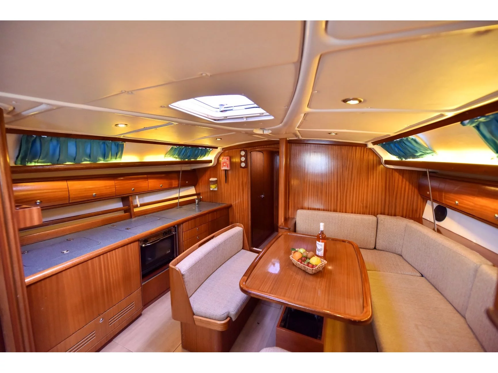 Bavaria 44 Cruiser (Sahbaz) Interior image - 11