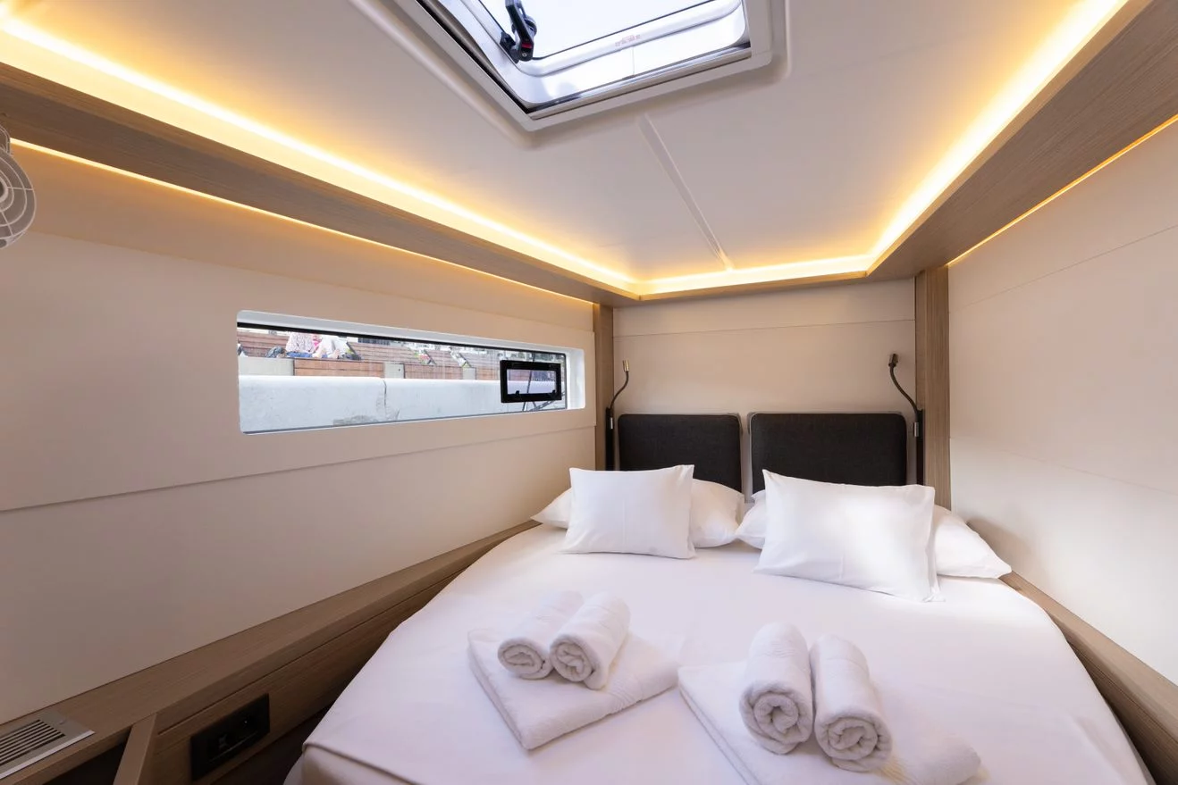 Lagoon 46 (SKYFALL)  - 5