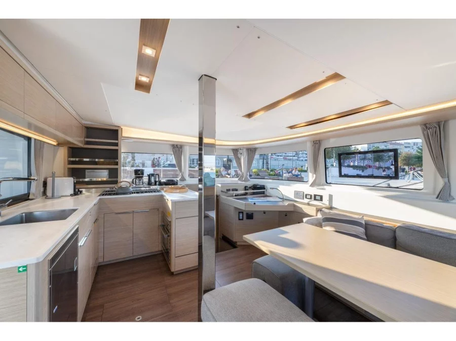 Lagoon 46 (SKYFALL) Interior image - 14